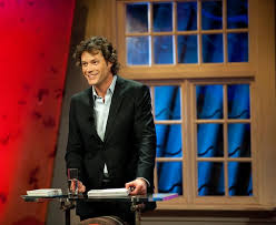 Jeroen wollaars nieuwe presentator nieuwsuur nieuwsuur from cdn.nos.nl. Reacties Op Overlijden Presentator Karhof Wij Zijn Stil Show Bndestem Nl
