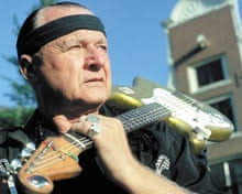 Guitar hero Les Paul dies aged 94