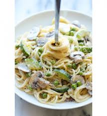 One Pot Pasta Un Plat De Pates Equilibre Grace A De Bons Legumes Recettes De Cuisine Recette De Plat Plats De Pates
