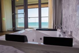 Oferte de cazare la pensiuni in valea prahovei. Jacuzzi Duplex Suite Nautic Sport Luxury Club