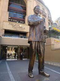 Nelson Mandela Statue In Sandton Johannesburg South Africa Africa Statue South Africa