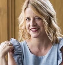 Suzanne Comer's Instagram, Twitter & Facebook