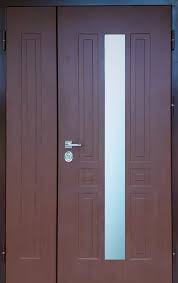 Фото решетчатых деревянных дверей на лестничную площадку