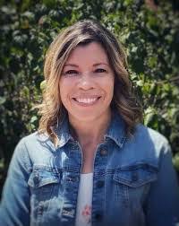 Lori Schumaker's Instagram, Twitter & Facebook