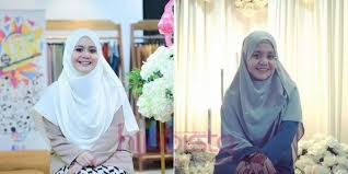 Sejak saat itu aku menjadi akrab dengannya. Lama Menyepi Rupa Rupanya Najwa Latif Kini Bergelar Seorang Pensyarah Makin Cantik Ayu Hijabista