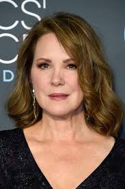Elizabeth Perkins