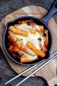 Recipe Baked Cheese Tteokbokki Korean Spicy Rice Cake With Cheese Yummytraveler Com Tteokbokki Recipe Recipes Rice Cake Recipes
