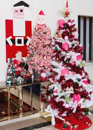 Have you ever seen a candy cane christmas tree? The Cutest Candy Cane Christmas Tree Ever Jennifer Perkins