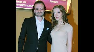 Jun 30, 2021 · лиза арзамасова счастлива в браке с ильей авербухом, но когда они познакомились, актрисе было всего 15 лет. Ilya Averbuh Rasskazal O Romane S Elizavetoj Arzamasovoj Fotopriznanie
