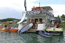We have 11 lakeside cabins with kitchenette, living area and 1,2 or 3 bedrooms. Beautiful 60 Houseboat Rentals Picture Of Bull Shoals Lake Boat Dock Tripadvisor