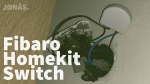 Sie bieten ihnen vielfältige möglichkeiten in einer steckdose installiert, kann der fibaro single switch ein elektrisches gerät einschalten und überwachen sowie die meisten haushaltsgeräte steuern. Smart Unsichtbar Und Doch Analog Der Fibaro Single Switch Homekit Im Test Youtube