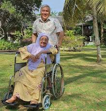 Kerabu yg sangat anak dara k.nor suka, kerabu epal hijau. Sekian Lama Jaga Emak Chef Wan Hiba Mak Ani Disahkan Kanser Mingguan Wanita