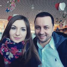 Nu ştiu dacă ai urât vreodată atât de mult pe cineva, încât să simţi că nu poţi respira fără acea persoană. Ramona Andrei Ciobanu Impresii Din Viata Si Carti Svetlana Vizitiu