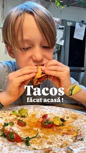 Tacos de casă, cu lipii după o rețetă mexicană autentică de la un prieten  drag — și cu umplutura făcută cap-coadă de Melissa! A ieșit ceva de vis!,  Am filmat totul și urmează să postăm rețeta completă ...