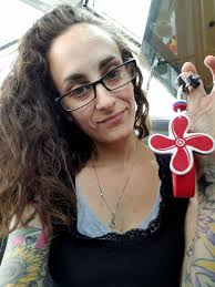 Women choosing pink boats