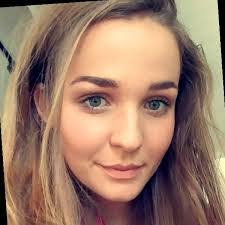 Elaine Knepp's Instagram, Twitter & Facebook