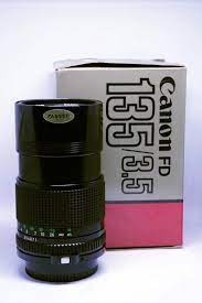 Canon Fd 135mm F3 5 Telephoto Lens With Genuine Leather Etsy Lens Canon Mirrorless Camera