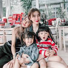 Jun 07, 2021 · ออกมาโพสต์เคลียร์ดราม่าเป็นการด่วน สำหรับ นิวเคลียร์ หรรษา ที่หลังจากโดนชาวเน็ตจับตาถึงความสัมพันธ์กับ ดีเจเพชรจ้า วิเชียร สามี ว่า. Ggl Xcjkmgumwm