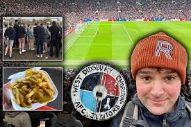 Tributes pour in for Olly the Airport Cat as she says last farewell