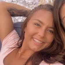 Belinda Akridge's Instagram, Twitter & Facebook