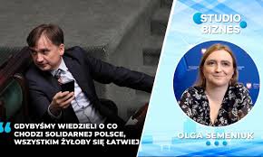 Jun 18, 2021 · olga semeniuk o zmianach w zakazie handlu w niedziele tvn24. Partia Ziobry Z Watpliwosciami Ws Ofe Semeniuk Gdybysmy Wiedzieli O Co Chodzi Zyloby Sie Nam Latwiej Biznes Na Next Gazeta Pl
