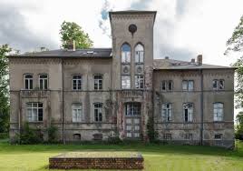 Gutshaus Kobrow Bei Rostock In 2020 Residential Building House Styles Mansions