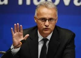 Per l'argomento Mario Mauro: scopri gli articoli