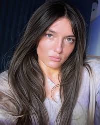 Can you guess which color is the real hair color?😋 Comment your guess and  your favorite color:)