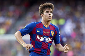 Debutó con el primer equipo del barça el 5 de diciembre de 2018 en un partido de copa del rey contra la cultural y deportiva leonesa. Report Barcelona Willing To Make Tottenham Linked Riqui Puig Available For Loan