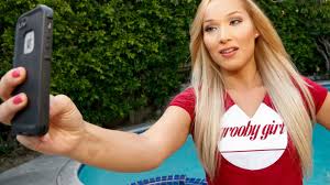 Grooby Girls: Khloe Hart