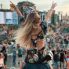 Live Music Brings Pure Joy Mariliendesie Festival Festivalfashion Festivaloutfit Rave Raveoutfit Ravegirls Raver Look Festival