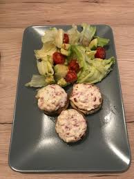 Les Champignons Farcis Tres Faciles A Realiser Pour L Apero Ou Pour Le Diner Ingredients Pour 5 Personnes 20 Champign Champignons Farcis Le Diner Champignon
