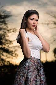 Learn High Speed Sync With Photographer Francisco Hernandez Strobist Photography Portrait Photography Poses Girl Photography Poses