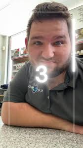 Elliott Ray Mclean (@elliottraymclean)