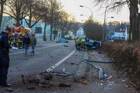 Auf den ersten blick sieht die unbekannte völlig unschuldig aus. Tragischer Unfall Bei Fahndung Polizistin Stirbt Bei Uberschlag Mit Dienstwagen Blaulichtreport Saarland De