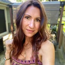 Melissa Crane's Instagram, Twitter & Facebook