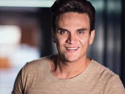 Silvestre Dangond contrata segundo manager