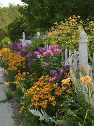 Hopefully you find some inspiration for your own rock garden design. Best Diy Cottage Garden Ideas From Pinterest 18 Sadovyj Domik Krasivye Sady Planirovka Sada