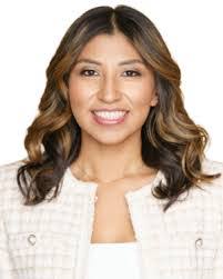 Jacqueline Baez's Instagram, Twitter & Facebook