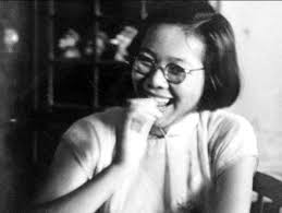 Lee Kuan Yew Wouldn T Have Been Lee Kuan Yew Had It Not Been For His Wife Kwa Geok Choo True Or False Lee Kuan Yew Lee Dark Sunglasses