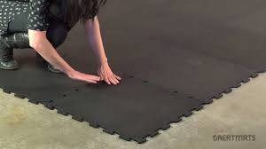 How To Install Interlocking Rubber Floor Tiles Rubber Floor Tiles Flooring Interlocking Rubber Floor