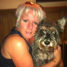 Julie Lees (@LeesLive)