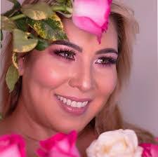 Linda Guillen's Instagram, Twitter & Facebook