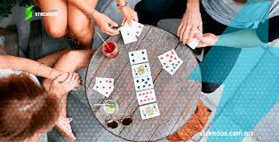 El póquer es un juego de cartas que se juega con apuestas. 5 Juegos Raros De Cartas Para Sobrellevar El Encierro Strendus Blog
