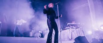 Gaat het schrappen van de avondklok door? Robyn Live Review Nos Alive Lisbon Portugal 11 Jul The Skinny