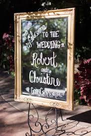 Mirror Wedding Sign Idea Mirror Welcome Sign In Gold Frame With Elegant Calligraphy Lucas Rossi Ph Mirror Wedding Signs Wedding Signs Wedding Picture Frames
