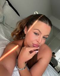 Holly Wolfe (@hollyyydoll) • Instagram photos and videos