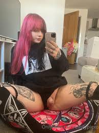 emilypiexo  голые девки, члены, голые девки с членами, дрочево, гуро,  извратское порно и прочая половая ёбля - смотреть бесплатно!