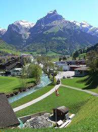 Svájc egy sokszínű ország, rengeteg lehetőséget kínál a külföldi diákoknak. Engelberg Svajc Switzerland Switzerland Alps Beautiful Places Wonders Of The World