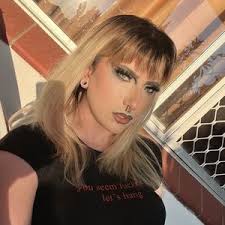 Lilith (@neglectedemo)